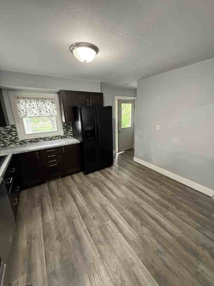 428 Hilltop Rd #1 - Photo 3 of 20