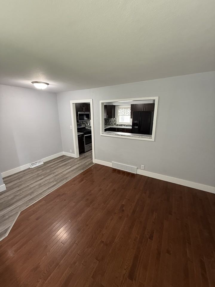 428 Hilltop Rd #1 - Photo 4 of 20