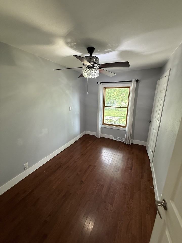 428 Hilltop Rd #1 - Photo 5 of 20