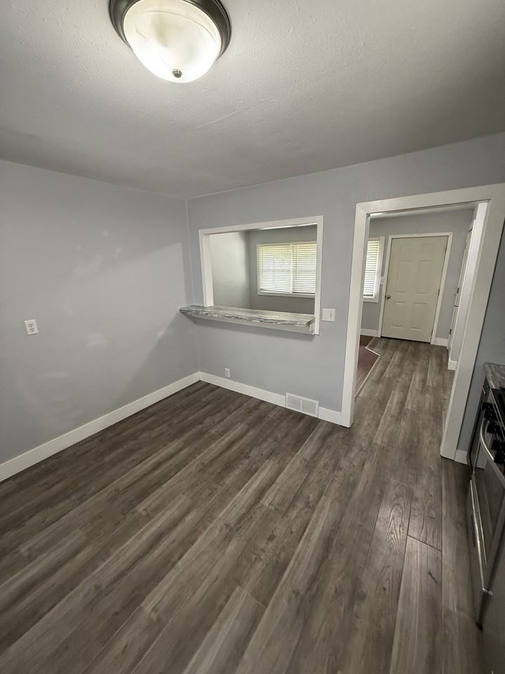 428 Hilltop Rd #1 - Photo 7 of 20