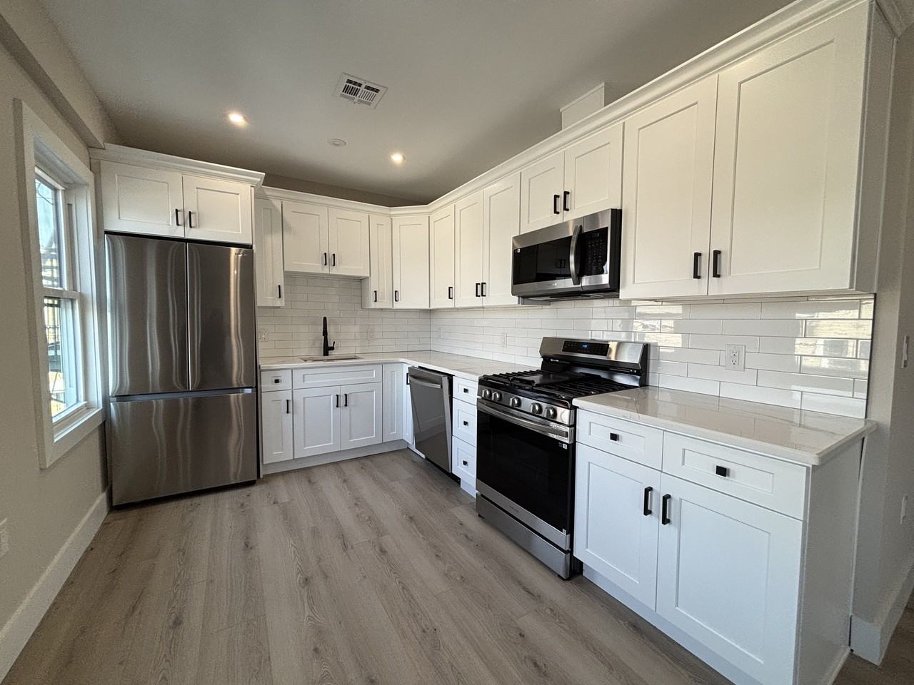 136 Elm Street #603 - Photo 2 of 7