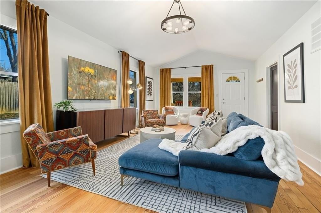 325 S Washington Ave - Photo 4 of 25