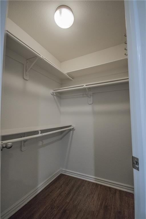 912 Oakwood Ln - Photo 7 of 11