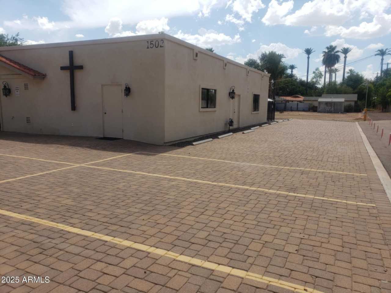 1502 W Northern Ave - Photo 2 of 4