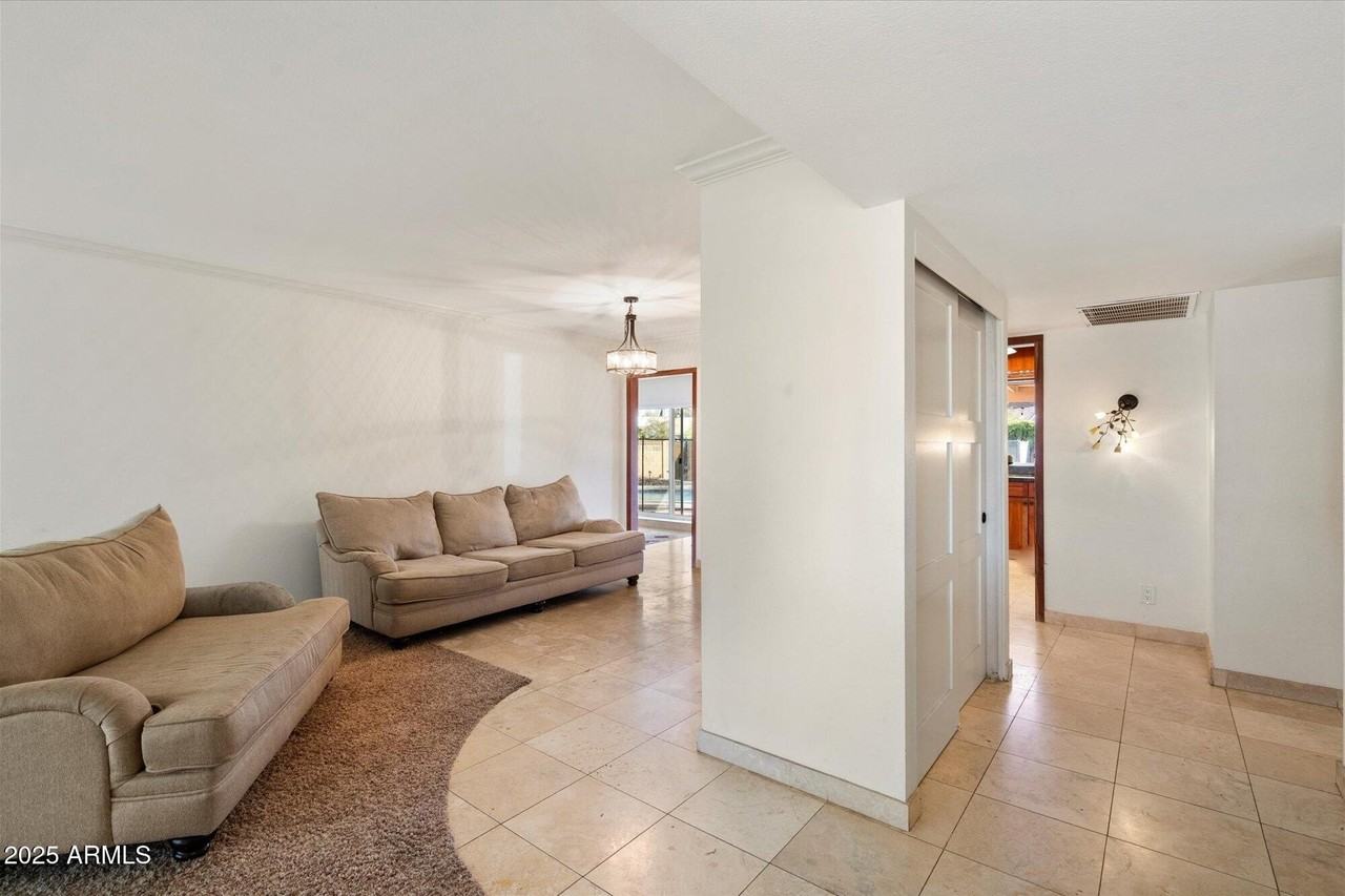 6503 S Bonarden Ln - Photo 3 of 21