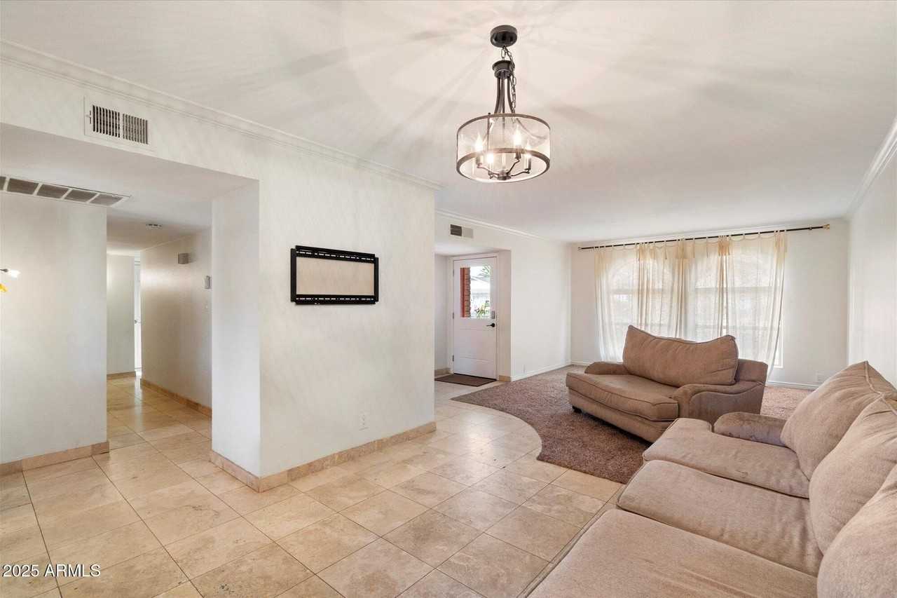 6503 S Bonarden Ln - Photo 5 of 21