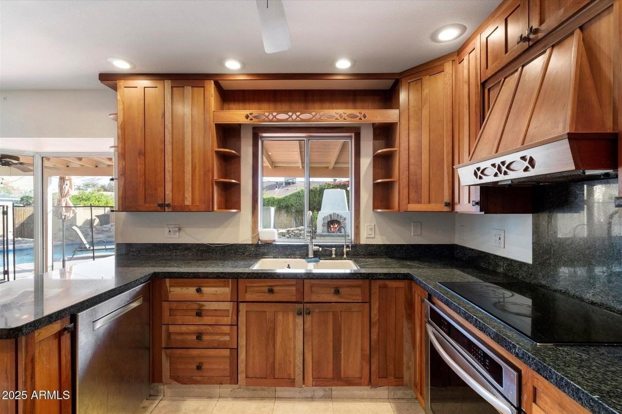 6503 S Bonarden Ln - Photo 6 of 21