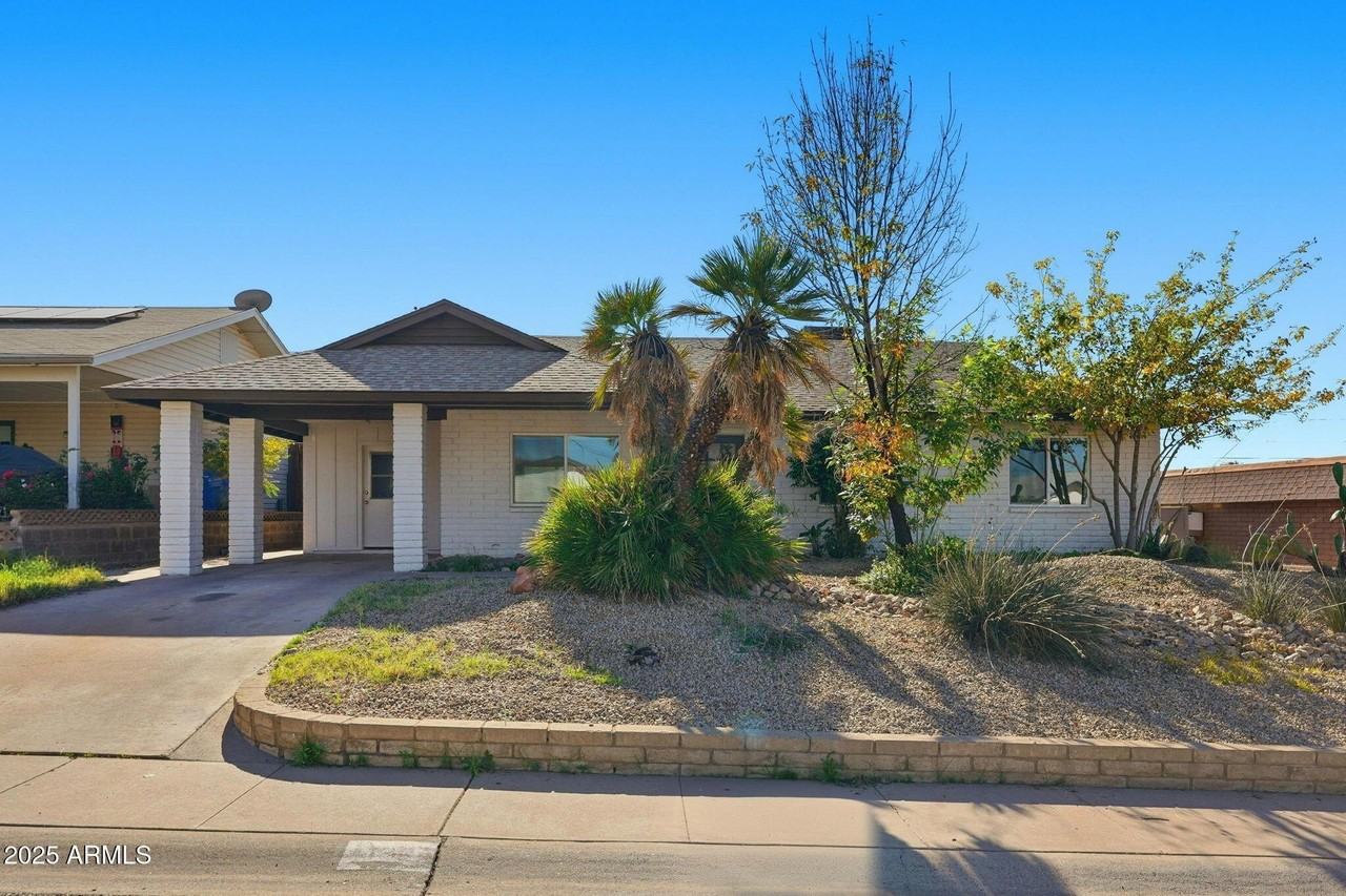 1321 E Townley Ave - Photo 6 of 31