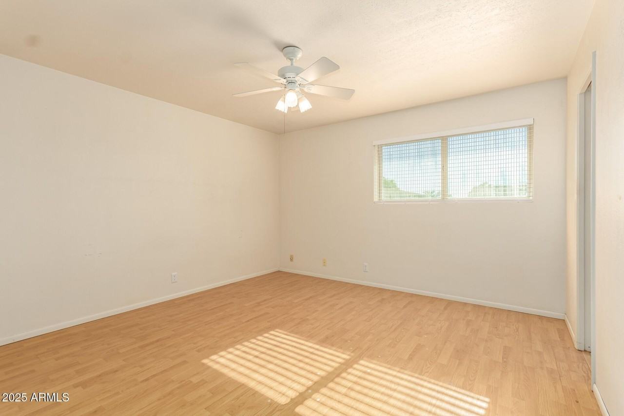 6224 E Dallas St - Photo 4 of 31