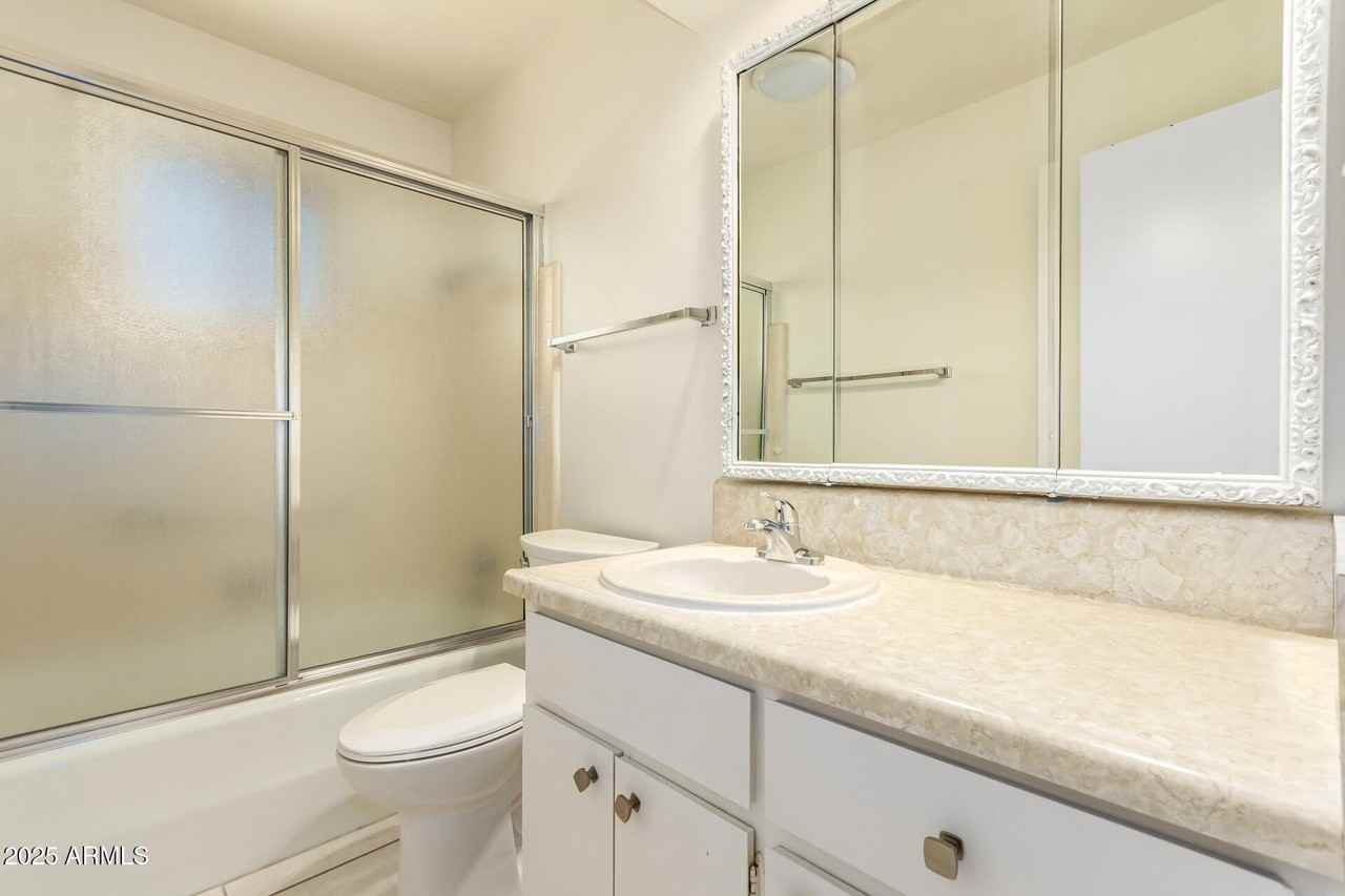 6224 E Dallas St - Photo 5 of 31