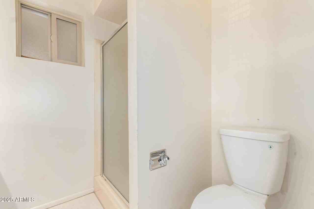 6224 E Dallas St - Photo 7 of 31