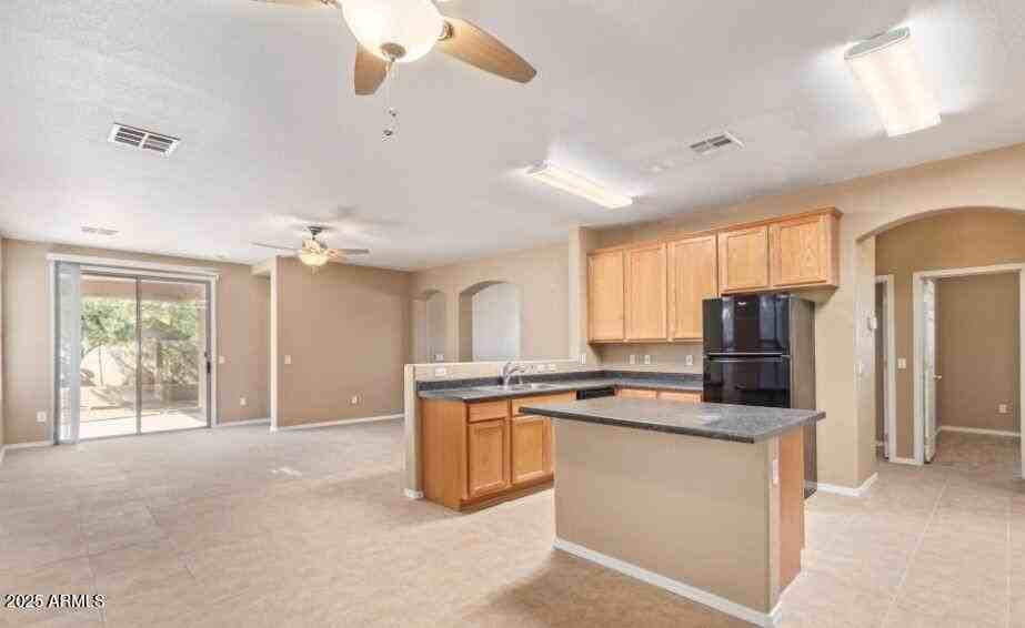 45954 W Kristina Way - Photo 3 of 7