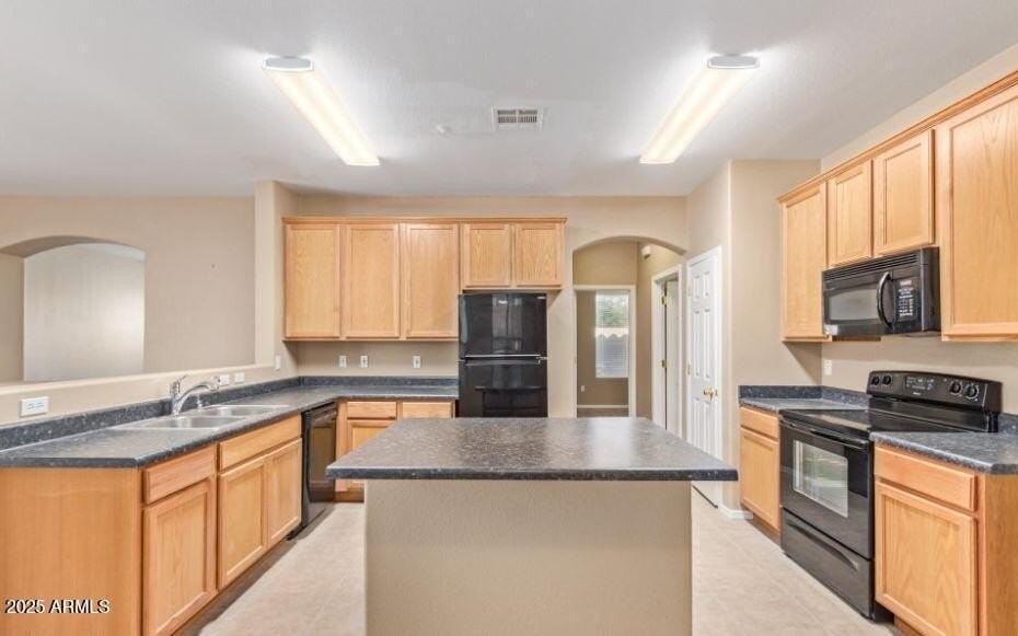 45954 W Kristina Way - Photo 4 of 7