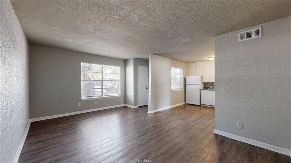 3800 E 29th St #18 - Photo 3 of 21