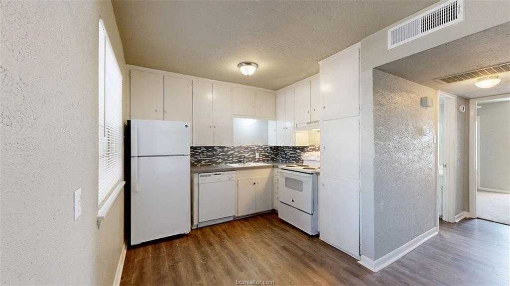 3800 E 29th St #18 - Photo 5 of 21