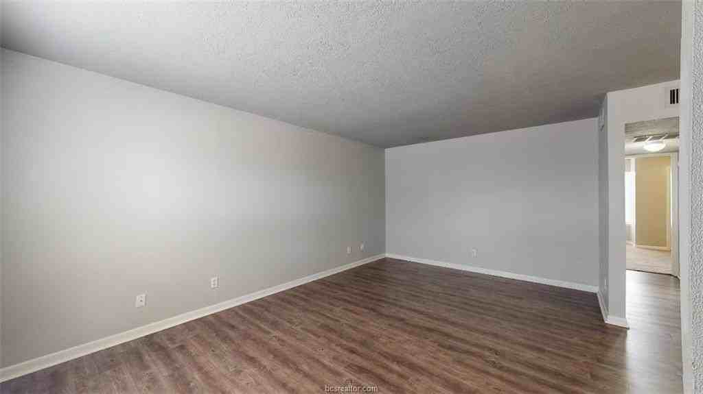 3800 E 29th St #5 - Photo 3 of 21