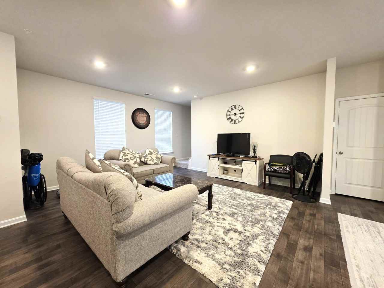 407 Stream Valley Ct #1 - Photo 5 of 21