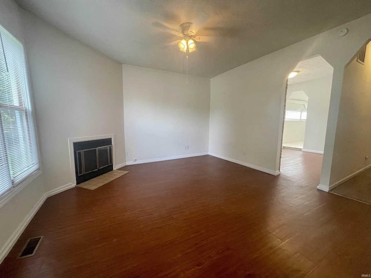 200 E 2nd St - Photo 4 of 19