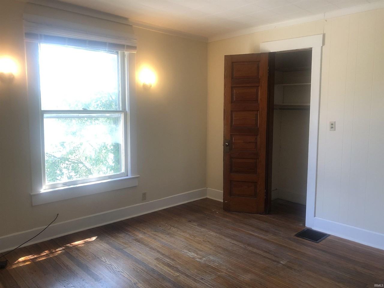 423 S Fess Ave #5 - Photo 6 of 16