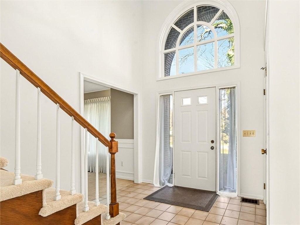 9 Glen Valley Dr - Photo 4 of 43