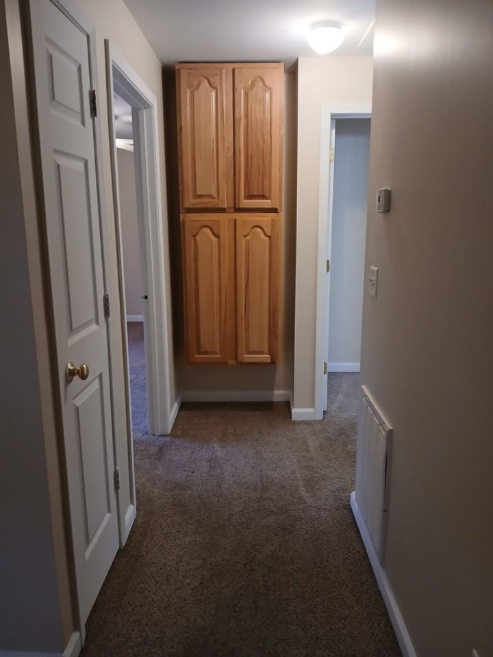 211 N Greenbriar Rd Apt 4 #4 - Photo 4 of 23