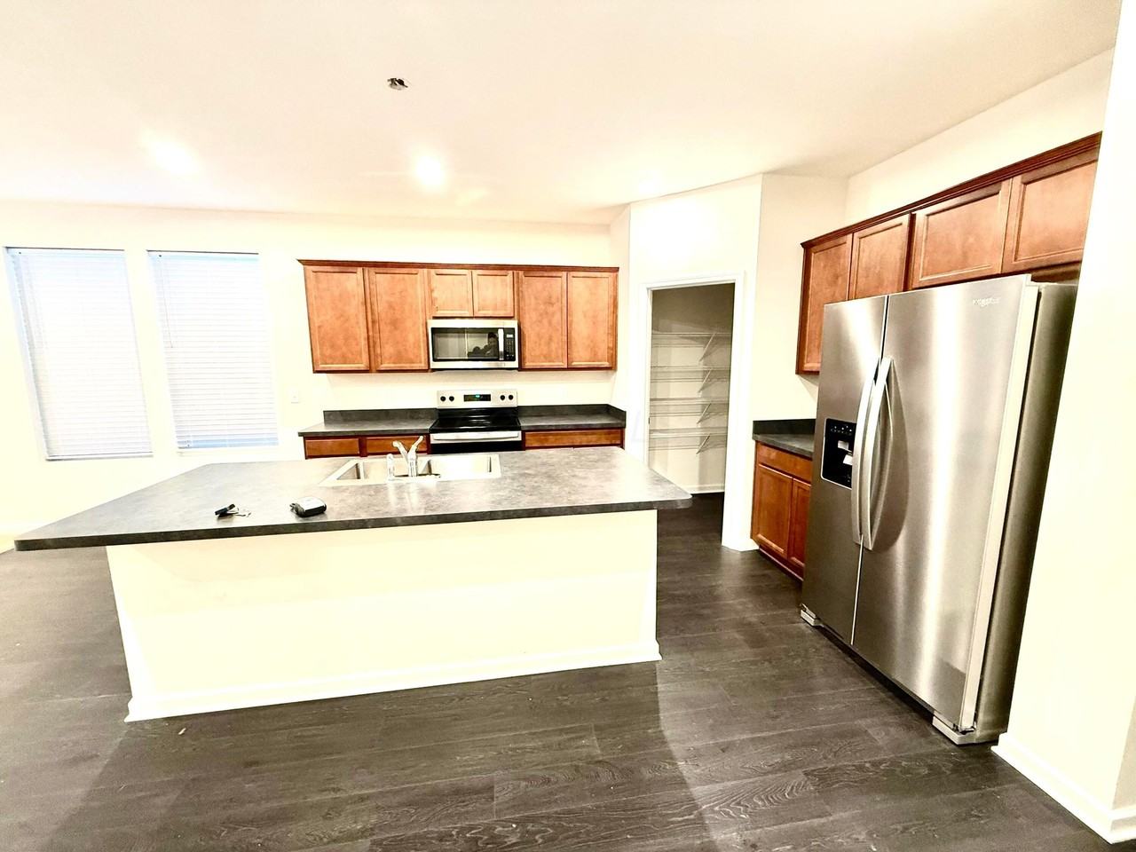 1916 Pomodoro Dr - Photo 4 of 18