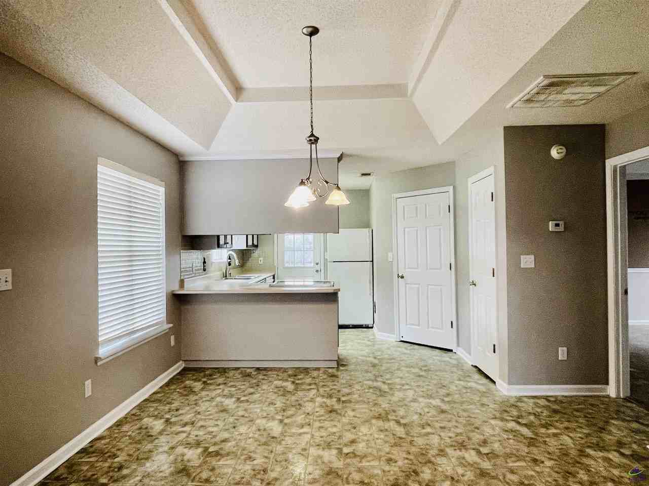 113 Larkspur Ln - Photo 7 of 25