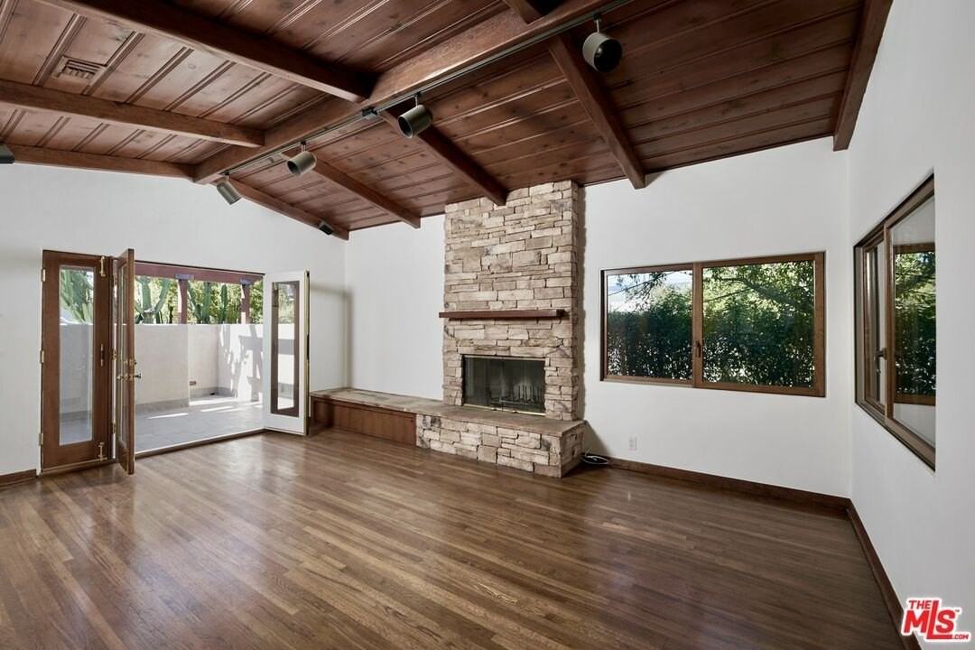 412 Norwich Dr - Photo 4 of 17