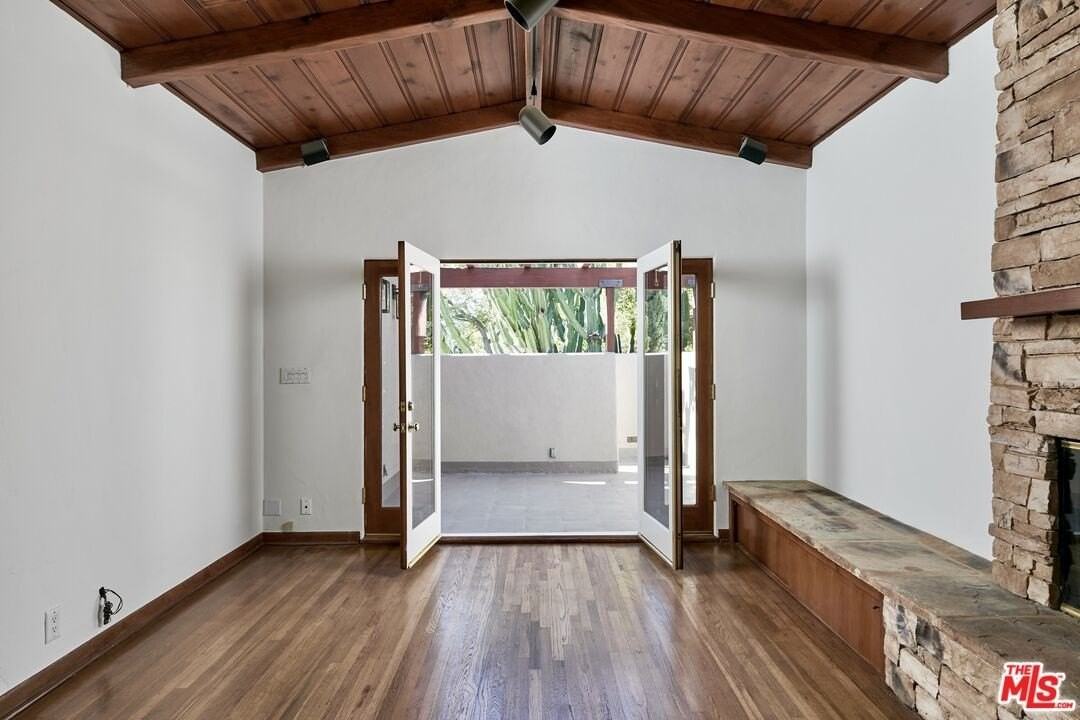 412 Norwich Dr - Photo 5 of 17