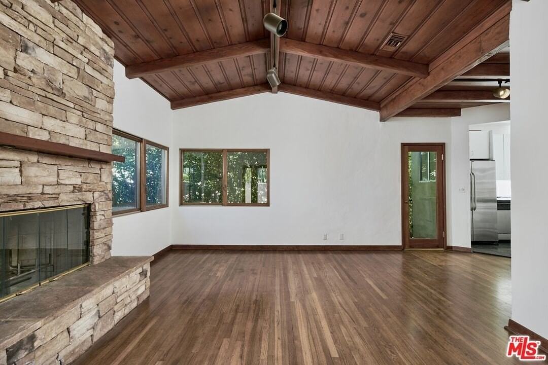 412 Norwich Dr - Photo 6 of 17