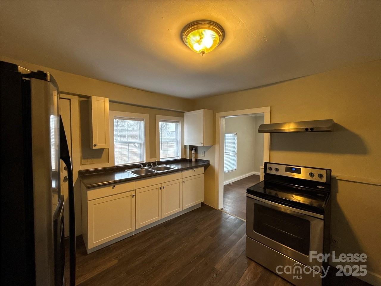 1211 W Bank St - Photo 5 of 12