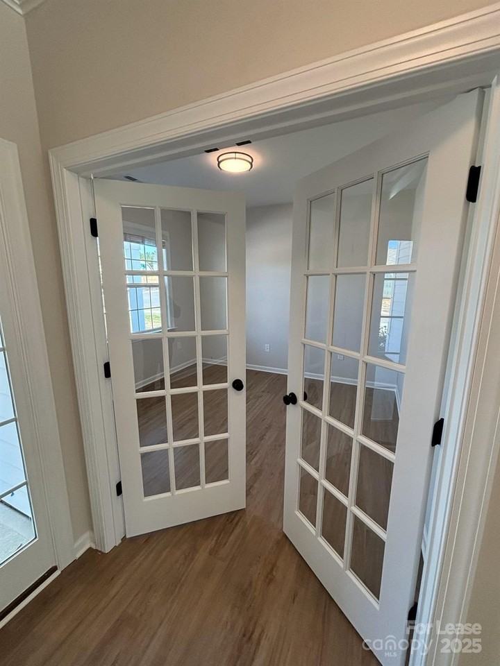 2205 Camber Dr - Photo 3 of 15