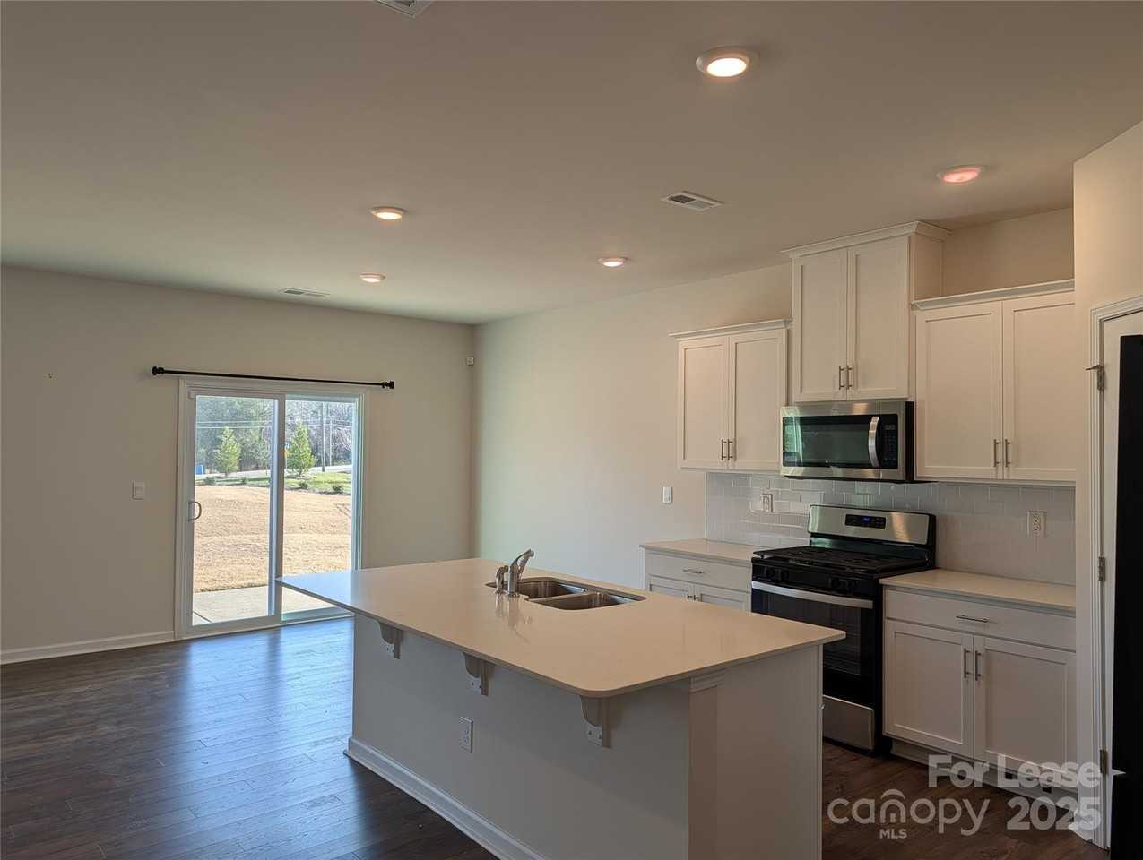 10731 Claystone Dr - Photo 5 of 27