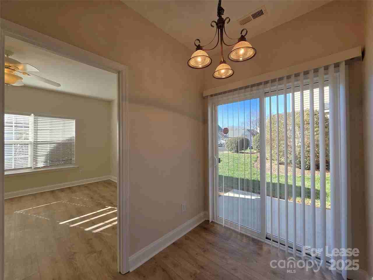 10619 Trolley Run Dr - Photo 6 of 17