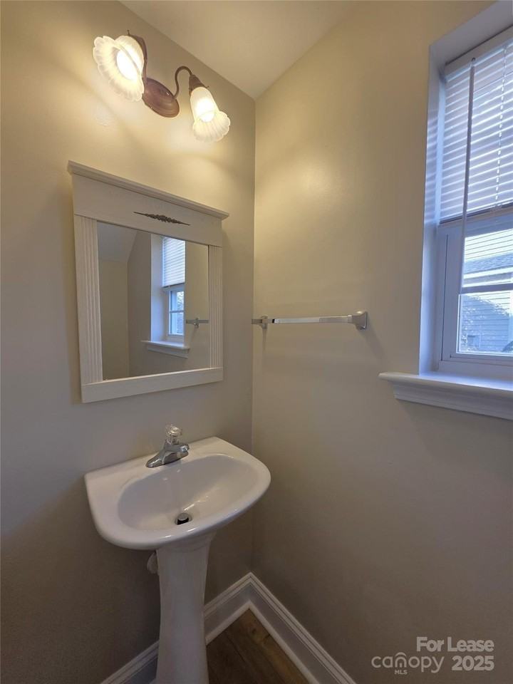 10619 Trolley Run Dr - Photo 7 of 17