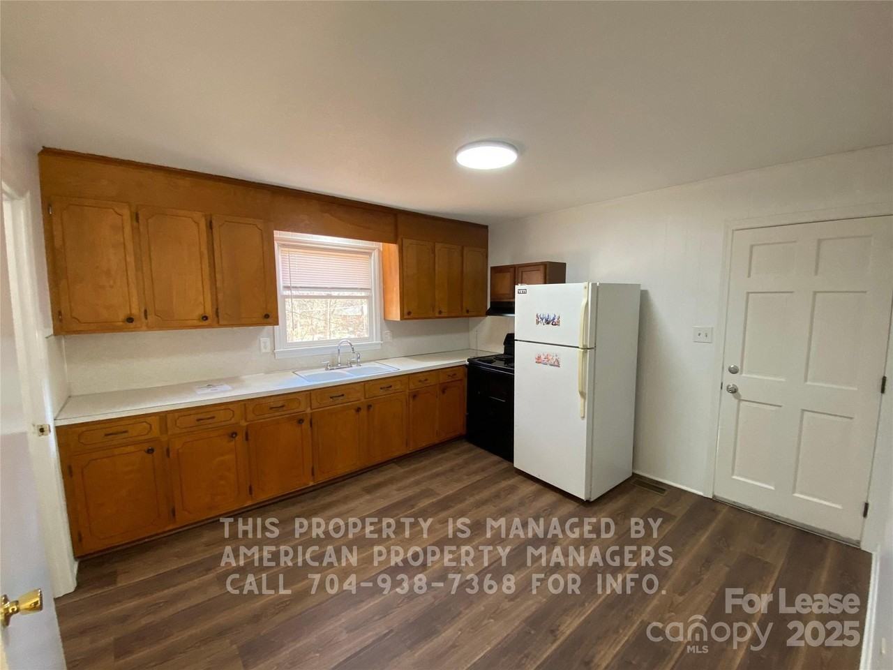 3818 Vanderburg Dr - Photo 4 of 9