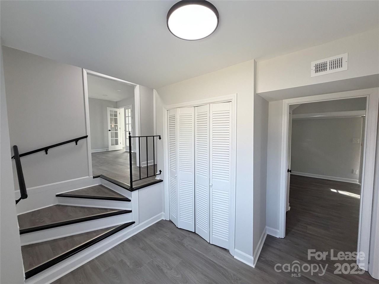 6207 Eagle Peak Dr - Photo 3 of 31