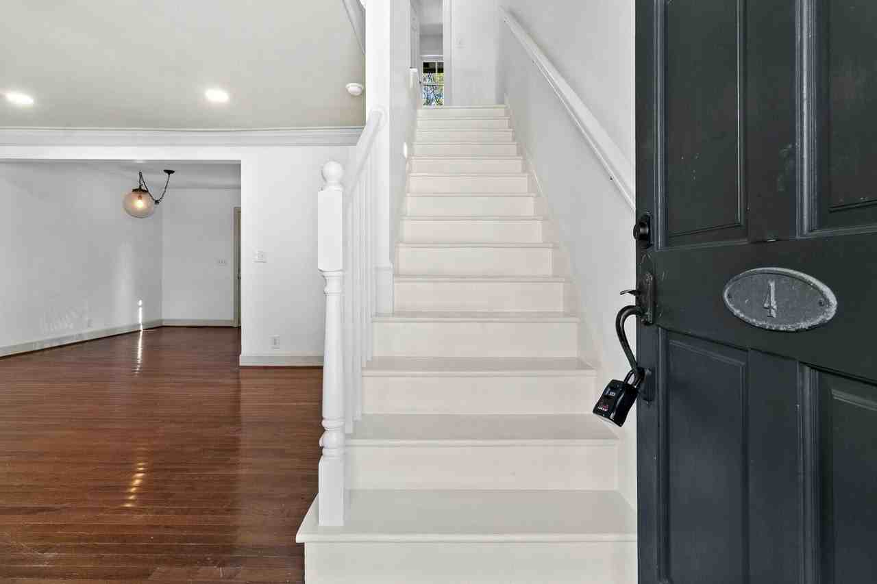 552 Savannah Hwy Apt 4 #4 - Photo 7 of 25