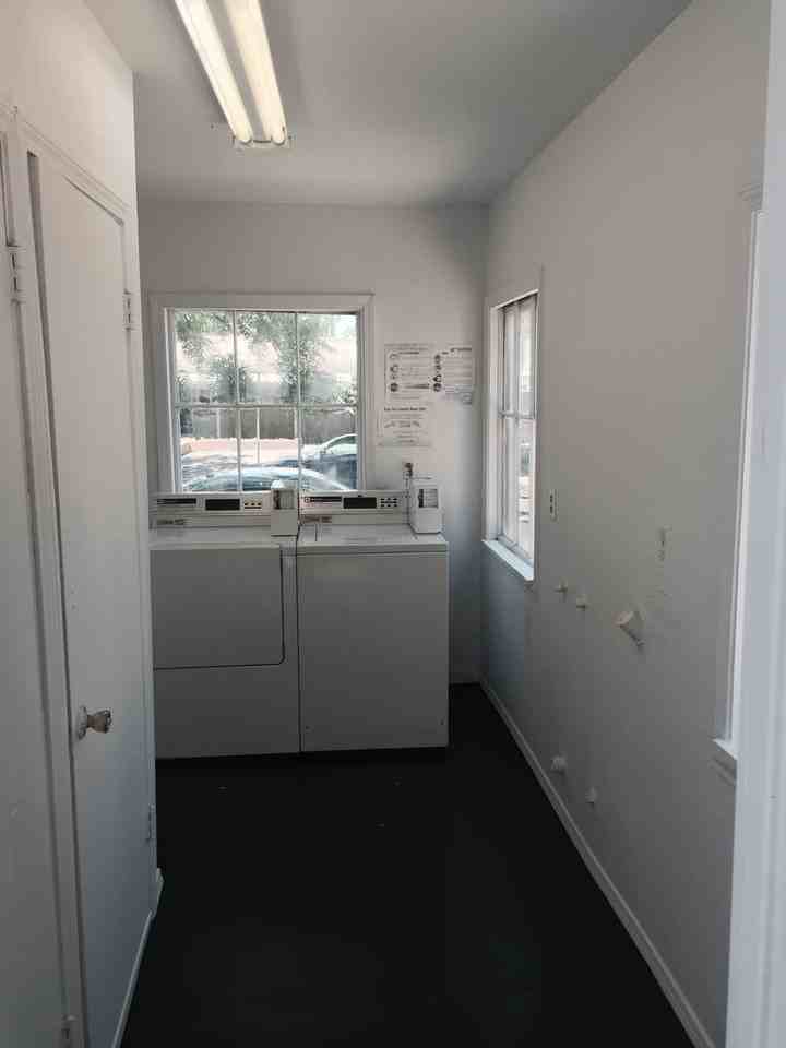 703 Salem St #7 - Photo 5 of 9