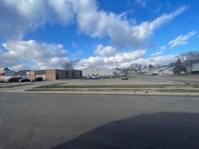 3255 Foothill Ct - Photo 2 of 13