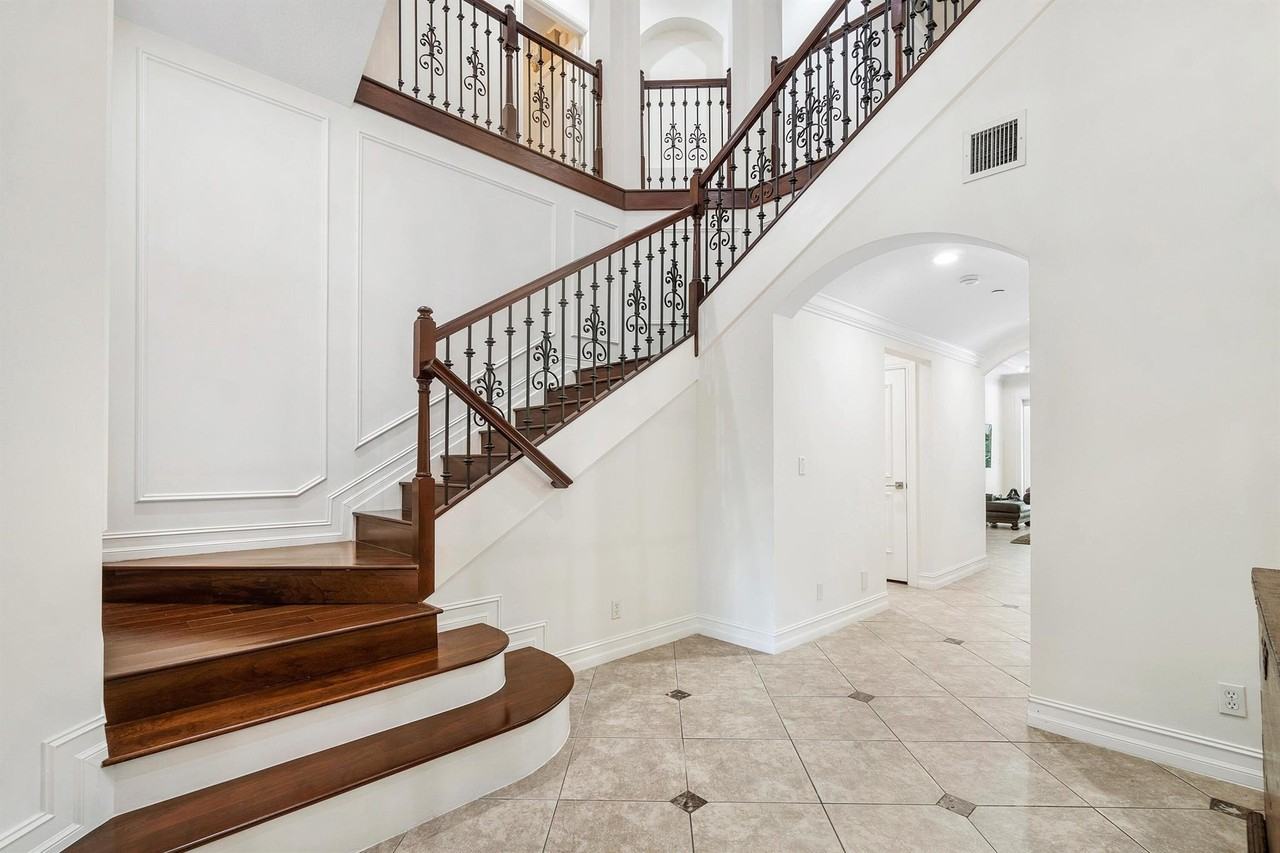 1336 Estuary Trl - Photo 4 of 31