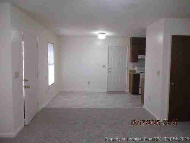 1954 Glenwick Dr - Photo 6 of 10