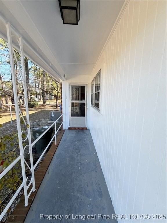 601 Helen St - Photo 6 of 35