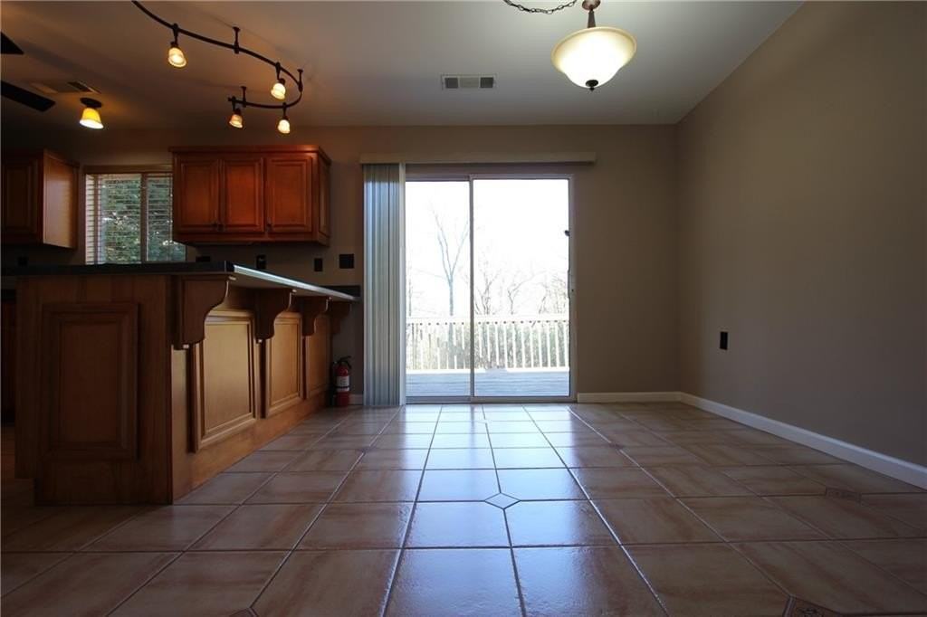 1825 Skyline Dr - Photo 7 of 33