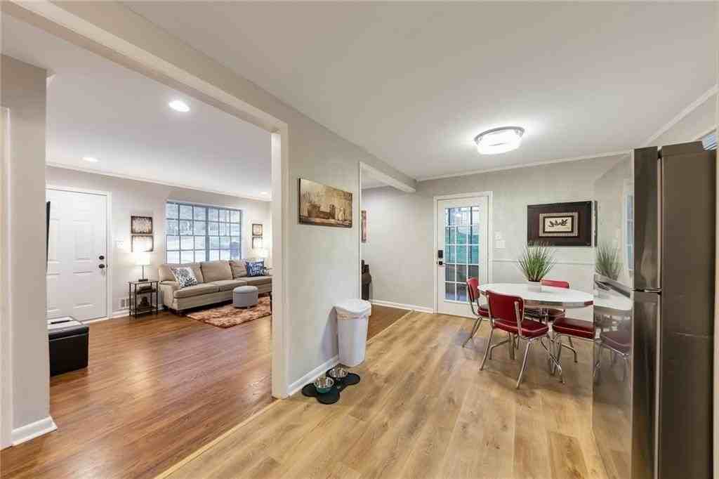 3390 Creek Valley Dr Se - Photo 7 of 30