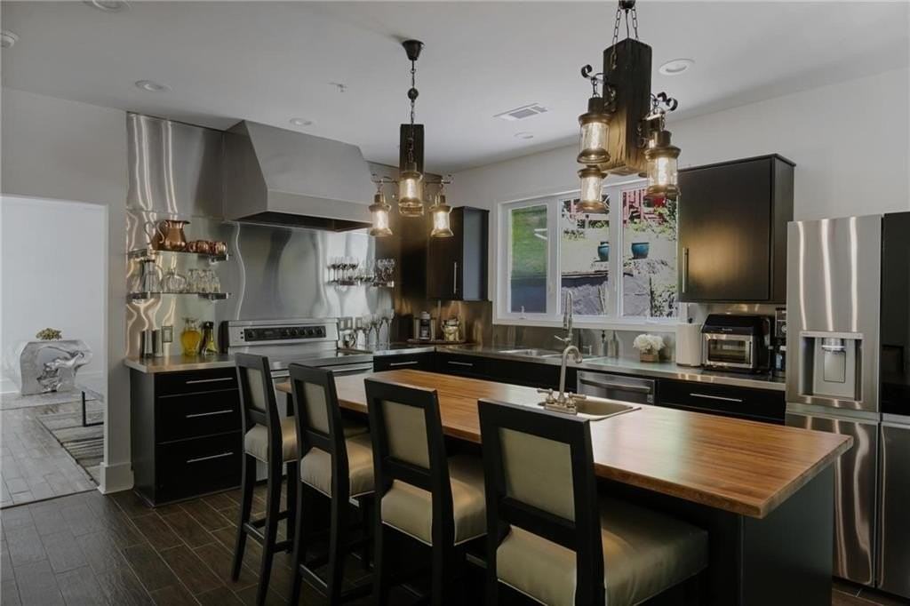 6550 Powers Ferry Rd - Photo 2 of 36