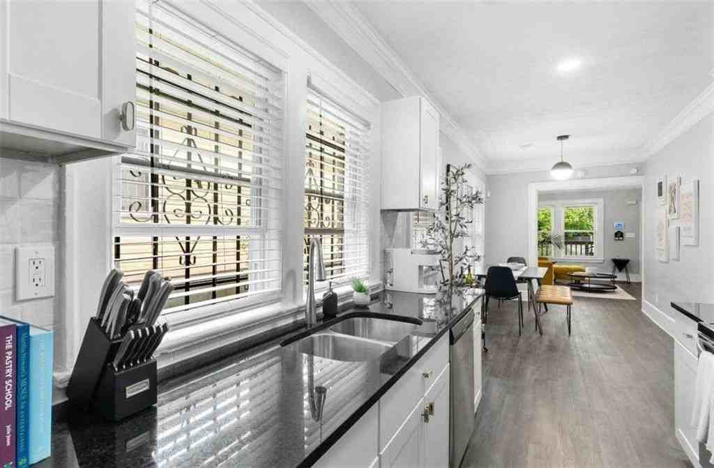 976 Washington St Sw - Photo 7 of 16