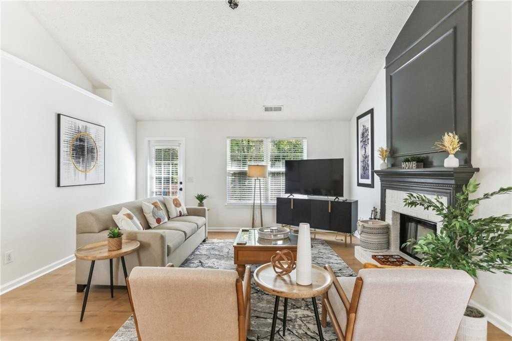 859 Springchase Dr - Photo 6 of 28