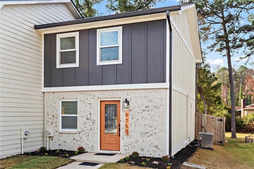 5750 Old Gordon Rd - Photo 2 of 31