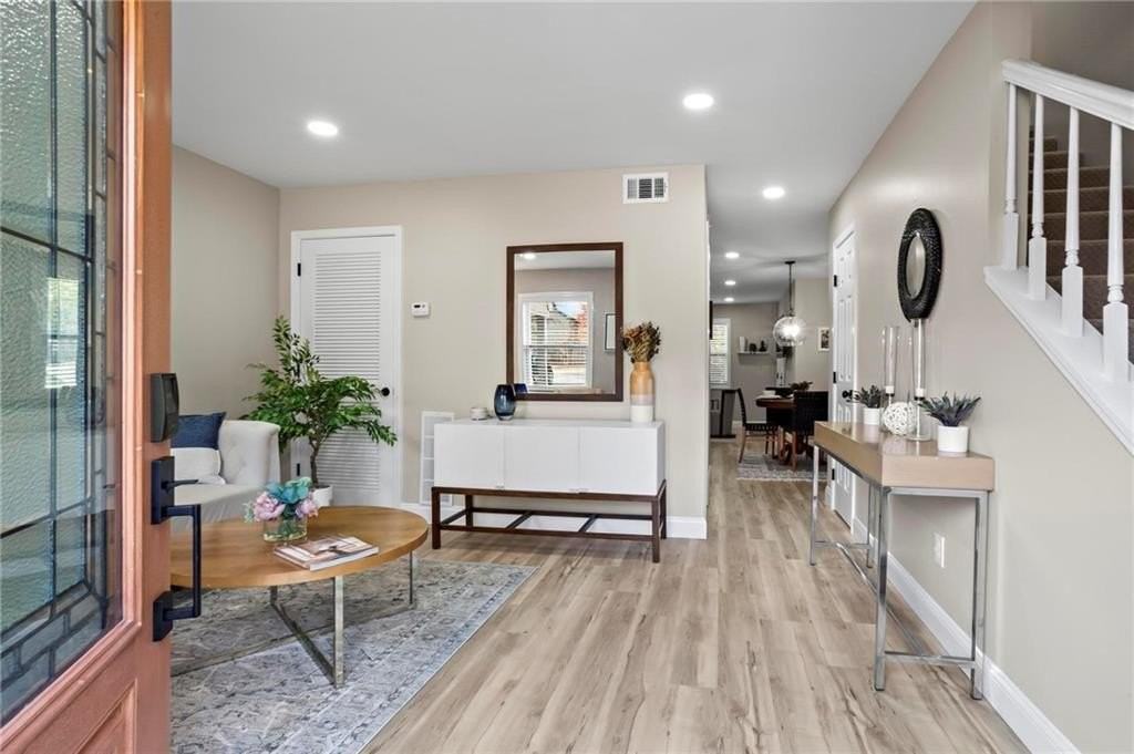 5750 Old Gordon Rd - Photo 5 of 31